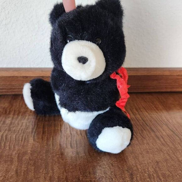 Hallmark Teddy Bear Black Clasped Paws Vintage Heart Line - Picture 1 of 6